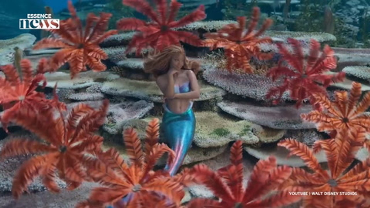 Halle Playingarielmp4