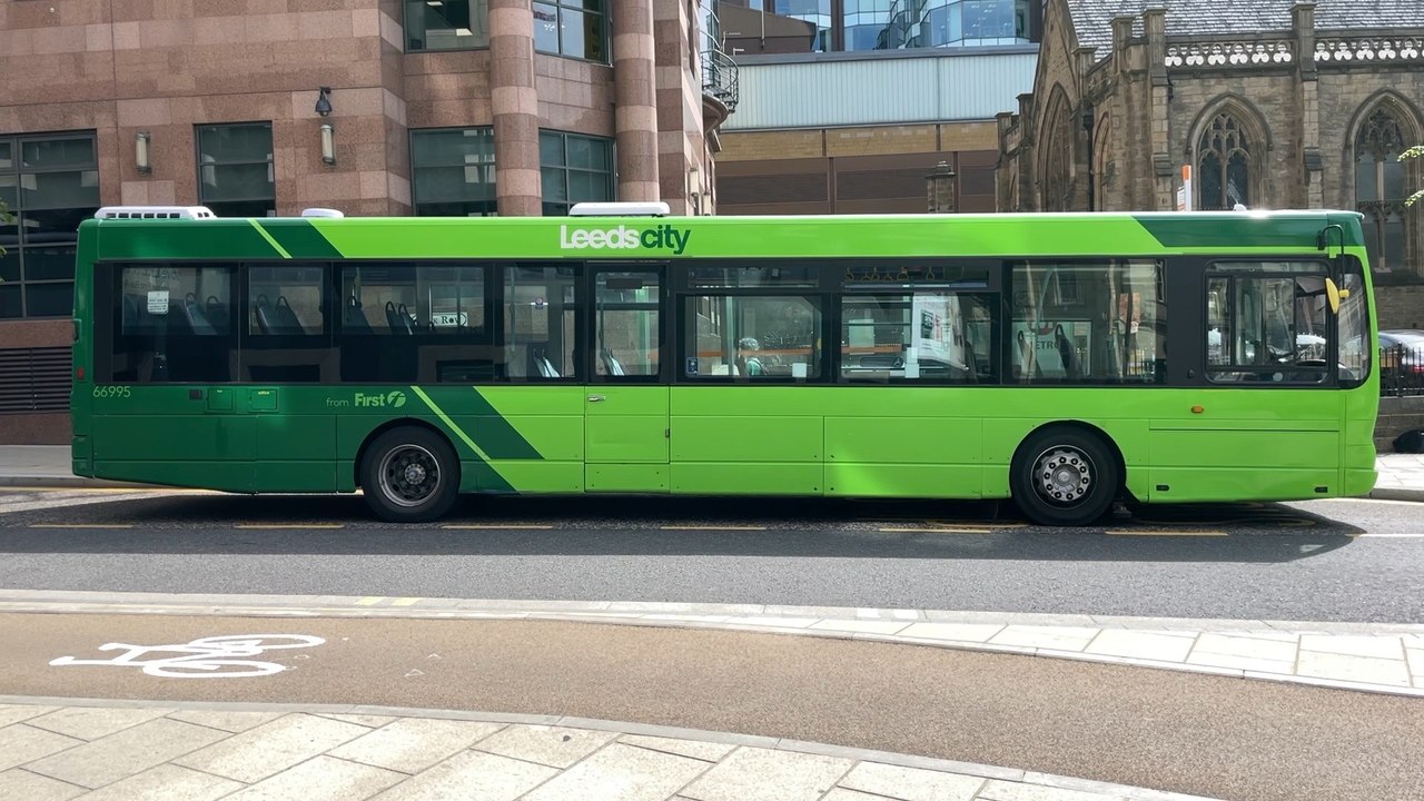 Leeds headlines 24 May: Number 9 bus service update praised - video ...