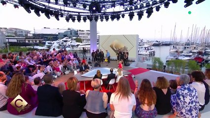 Malaise pour Virginie Efira dans C à vous sur France 5