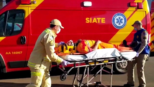 Coletor de recicláveis tem lesão grave na cabeça após ser atropelado por carro