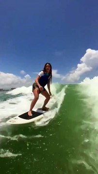 Shakira surfing en Miami #shakira #surfing