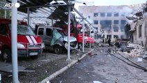 Ucraina, stazione dei vigili del fuoco distrutta a Dnipro
