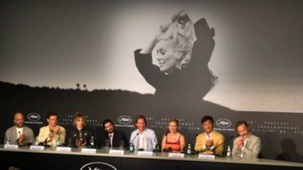 Scarlett Johansson y el reparto de "Asteroid City" rendidos a la magia de Wes Anderson