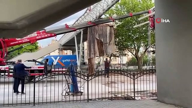 Vincin çarptığı üst geçitteki çocuk böyle aşağıya düştü
