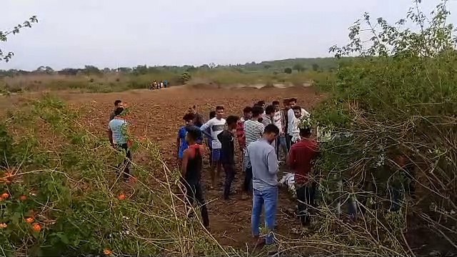 Video Story : अज्ञात वाहन की टक्कर से दो बाइक सवार की मौत