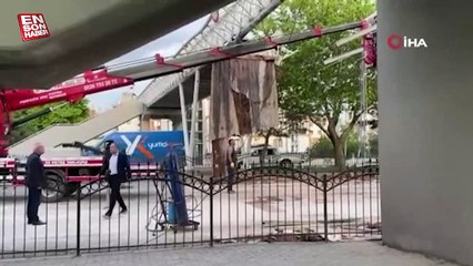 Vincin çarptığı üst geçitteki çocuğun düştüğü anlar kamerada