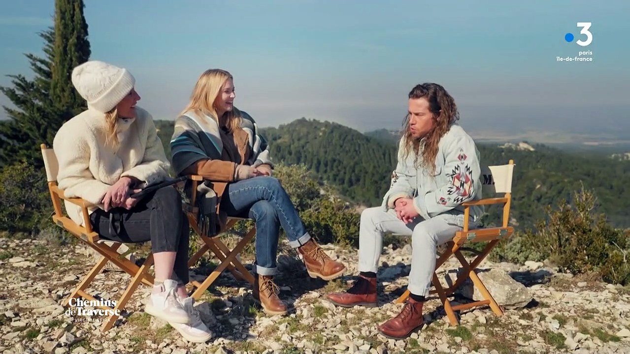 Virginie Efira et Julien Doré dans "Chemins de traverse".