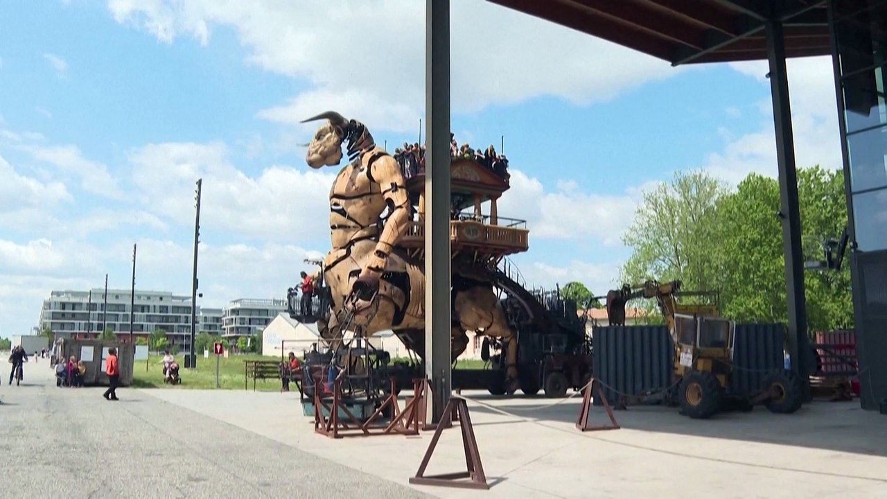 Watch: Asterion the Minotaur delights crowds in Toulouse