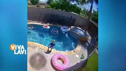 Bombero salva a menor que cayó a alberca