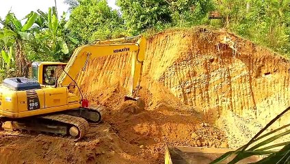 Komatsu PC 195 LC Excavator Hard Work in the Afternoon