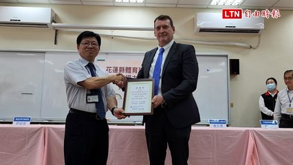 不再傳錯球！73歲眼科醫師許明木相助 體育班生獲贈隱形眼鏡