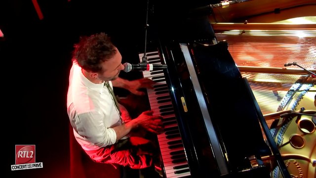 Charlie Winston interprète Exile en Concert Très Très Privé RTL2 (19/04/2023)