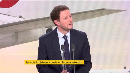 Suppression de vols intérieurs courts en France : "On ira plus loin" que la seule fermeture des trois lignes, promet Clément Beaune