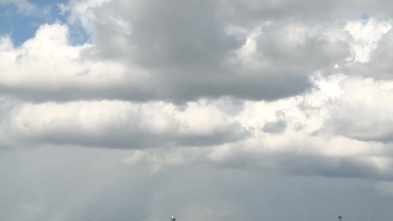 Francia prohíbe los vuelos cortos domésticos cuando hay alternativa en tren