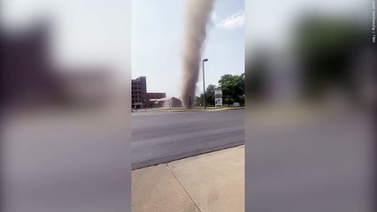 Amazing footage shows moment large dust devil span through residential area in Maryland