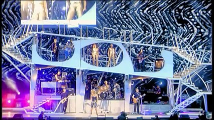 Tina Turner chante "River Deep Mountain High" en live à Wembley (2000)