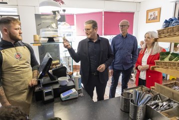 Sir Keir Starmer Visits Kirkcaldy to Support Local Candidates & Boost Small Businesses 🇬🇧