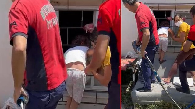 Pencere demirlerine başı sıkışan çocuk kurtarıldı