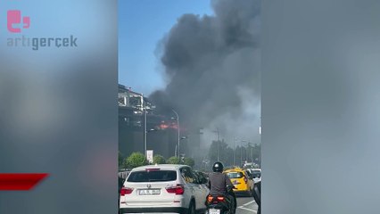 İstinye Park'ta yangın çıktı: Olay yerine çok sayıda itfaiye ekibi sevk edildi