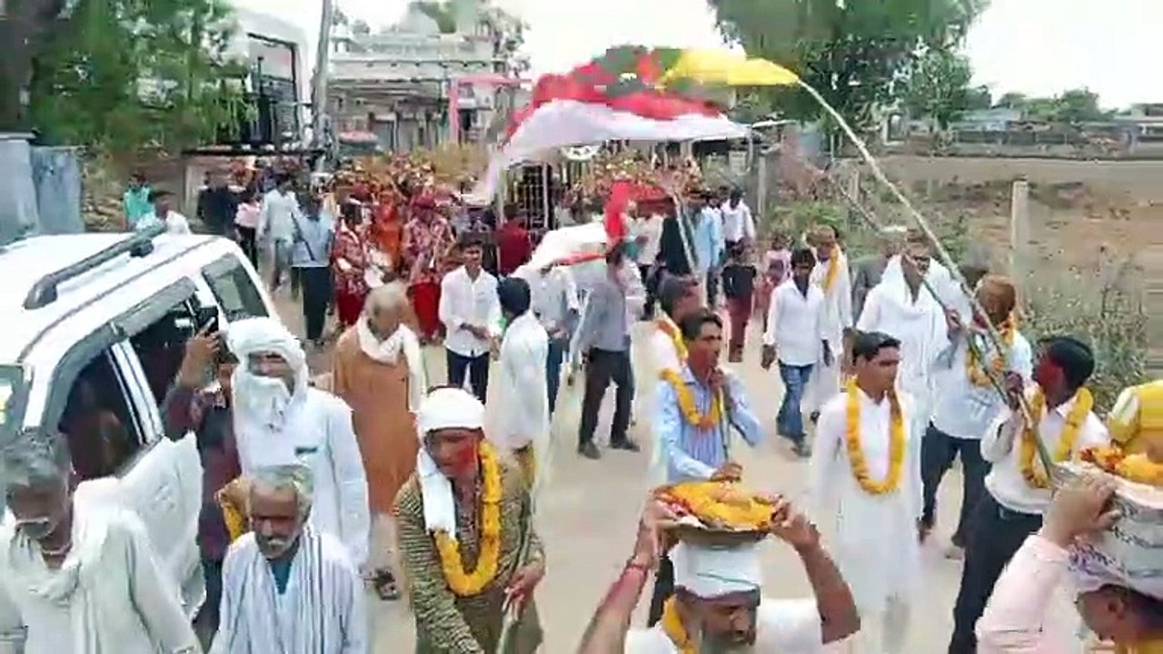 भक्ति के रंग डूबा मंडावरी कस्बा