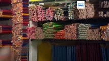 بازار تهران؛ جذبه رنگ در دکان مدادفروشی رفیع 