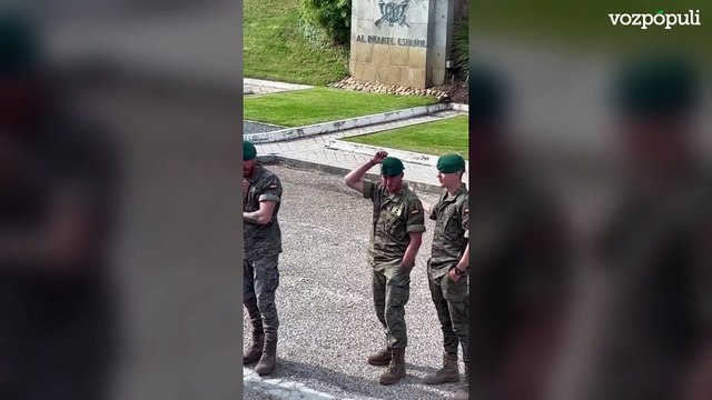 El vídeo viral de los militares españoles despidiendo entre lágrimas a los ucranianos que se van a la guerra