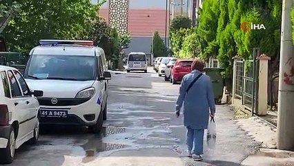 Kötü koku ihbarının yapıldığı evden ceset çıktı