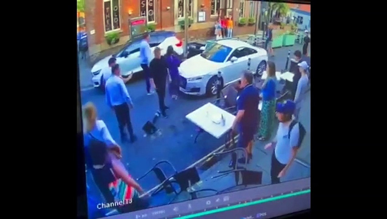 Quand tu penses être tranquille pour ton dîner romantique au resto