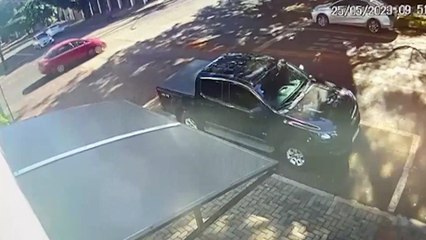 Vídeo mostra momento em que idosa é arremessada para o alto em atropelamento no Centro