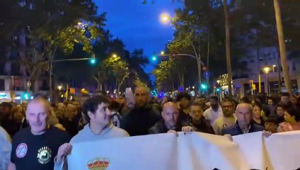 Manifestación a favor de desokupa por la calles de Barcelona