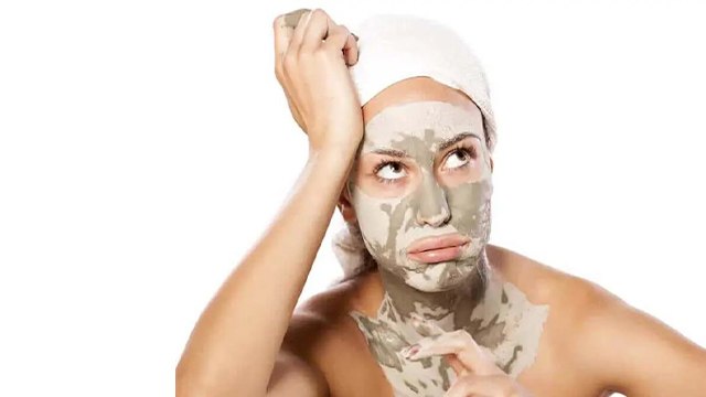 ड्राई स्किन पर मुल्तानी मिट्टी लगाना चाहिए या नहीं।Dry Skin Par Multani Mitti Lagane ka Sahi Tarika।