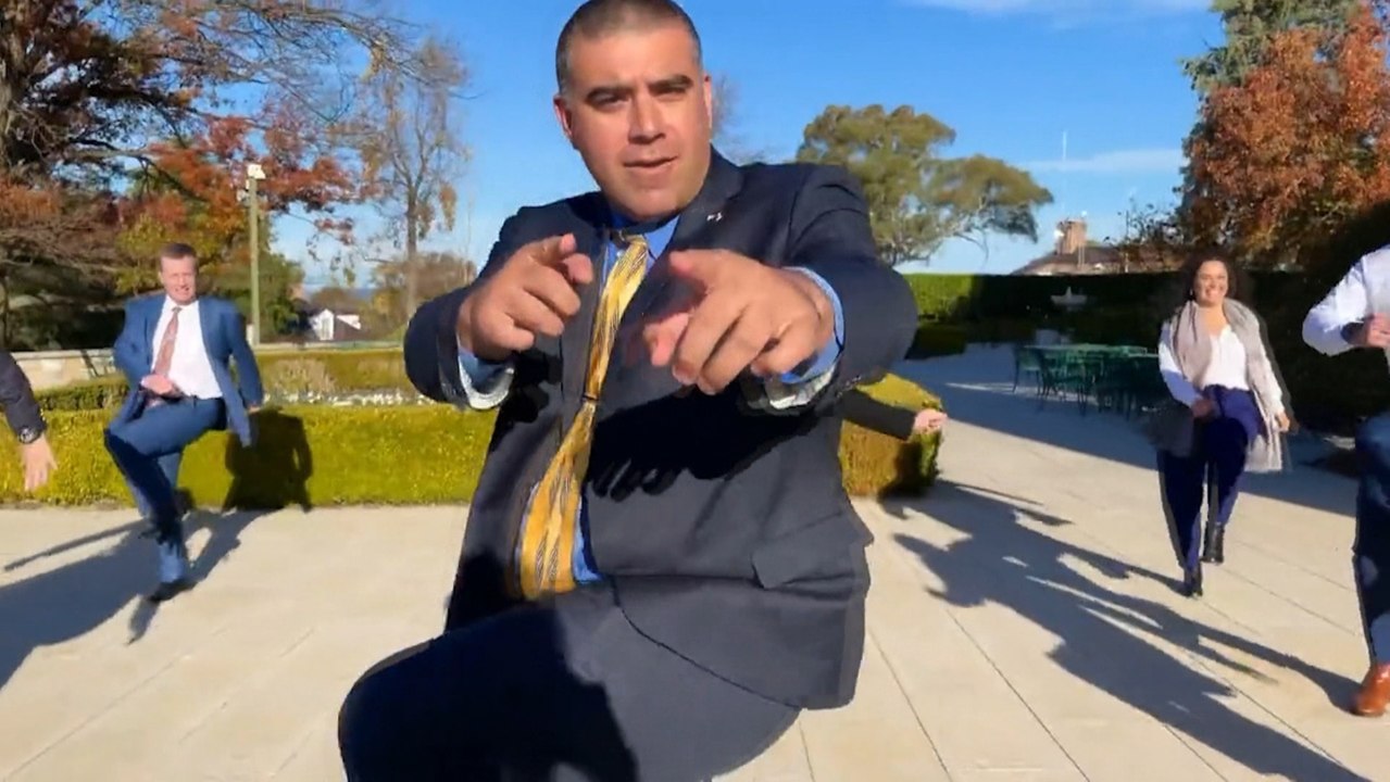 Australia rinde tributo a Tina Turner con una oleada virtual del icónico baile Nutbush