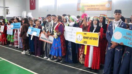 Van'da halkoyunları şenliği düzenlendi