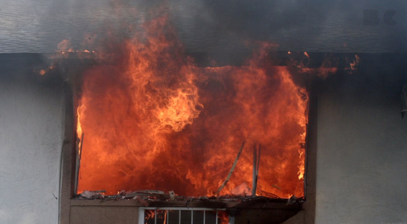 Rügen: Explosion einer Gasheizung lässt Häuser in Flammen aufgehen