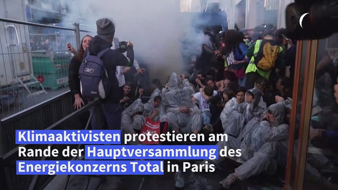 Polizei in Paris treibt Klimaaktivisten mit Tränengas auseinander