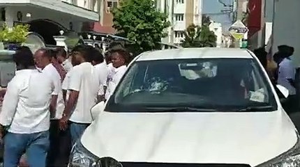 VIDEO: तमिलनाडु के बिजली मंत्री के 40 ठिकानों पर आयकर का छापा, डीएमके कार्यकर्ताओं की अधिकारियों संग झड़प