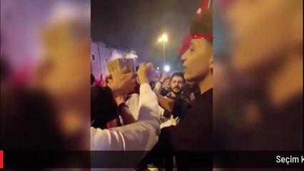 Seçim kutlamasında havai fişek kazası! Yere düşürünce ortalık karıştı
