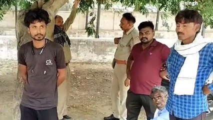 देखिए ट्रक के अंदर चालक ने फांसी लगाकर की आत्महत्या, गेट खुलते ही मचा कोहराम