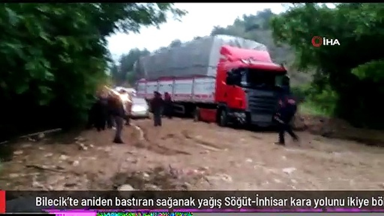 Bilecik'te aniden bastıran sağanak yağış Söğüt-İnhisar kara yolunu ikiye böldü