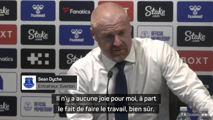 38e j. - Dyche n'éprouve "aucune joie" malgré le maintien