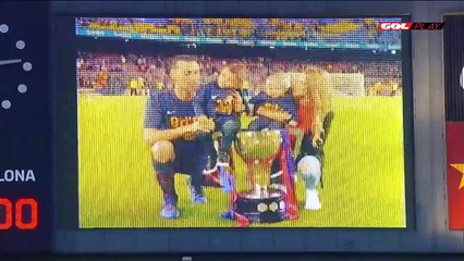 El Camp Nou despide a Busquets y Jordi Alba
