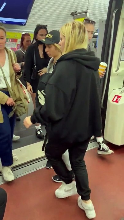 Une pickpocket se fait griller en train de voler une passagère du métro à Paris