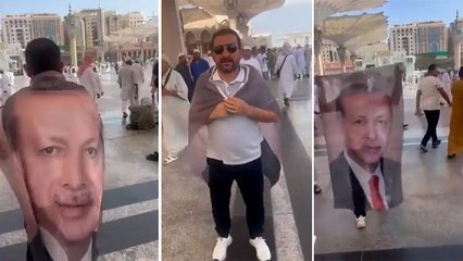 AKP'li vatandaş Medine'de Erdoğan posteriyle gezdi