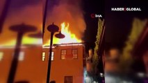 Antalya’da 22 milyon liraya satışta olan tarihi binadaki yangın geceyi aydınlattı
