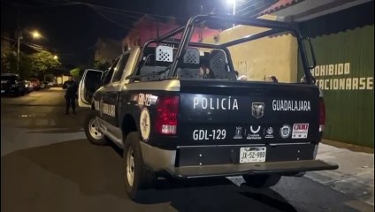 Detienen a ladrón que robó camioneta con una mujer adentro