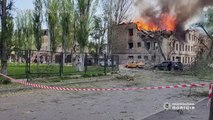 Rusia bombardea clínica en Ucrania y recibe disparos de artillería en región fronteriza