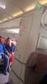 Hombre abrió la puerta de emergencia del avión antes del aterrizaje