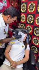 Keiko Fujimori se hace un piercing en su cumpleaños