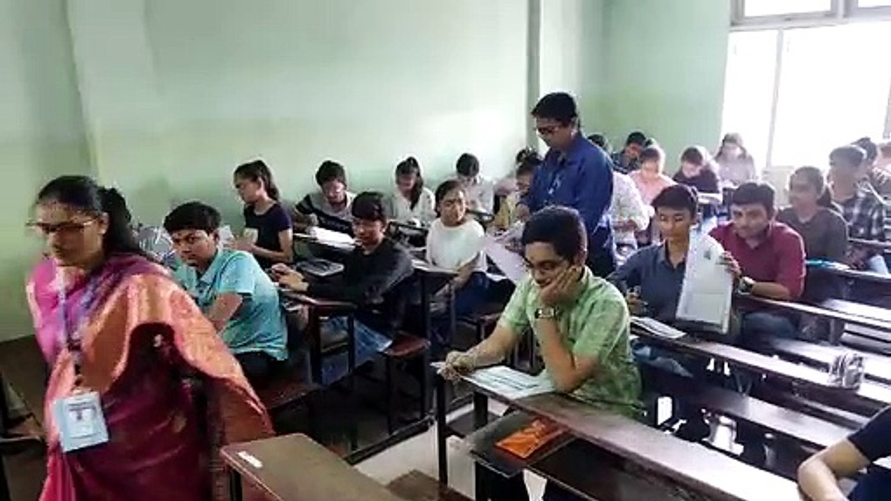 SURAT VIDEO : देखिए किन विषयों ने बोर्ड विद्यार्थियों को किया असंतुष्ट
