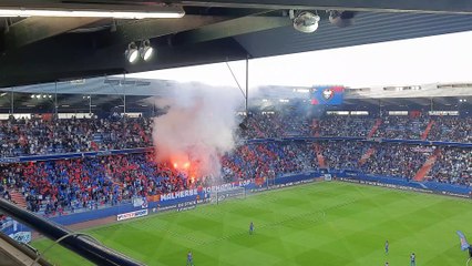 Le public Du Stade d'Ornano à l'entrée des joueurs